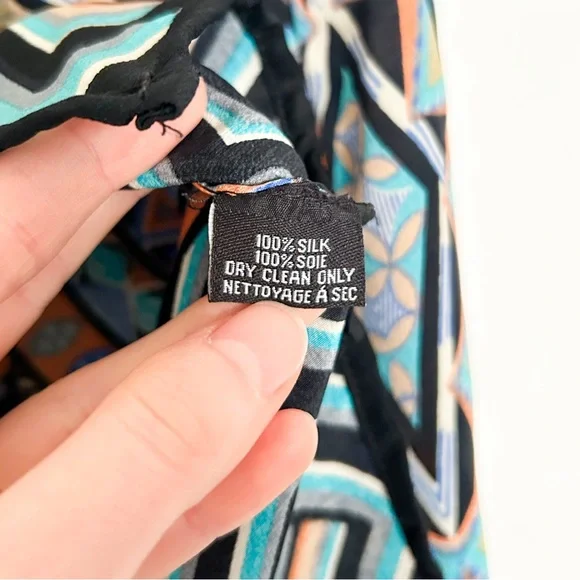 Tolani silk long sleeve blouse abstract print tunic navy blue Anthropologie - Picture 7 of 7